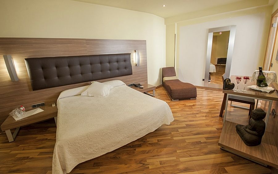Hotel El Bruc Ngoại thất bức ảnh