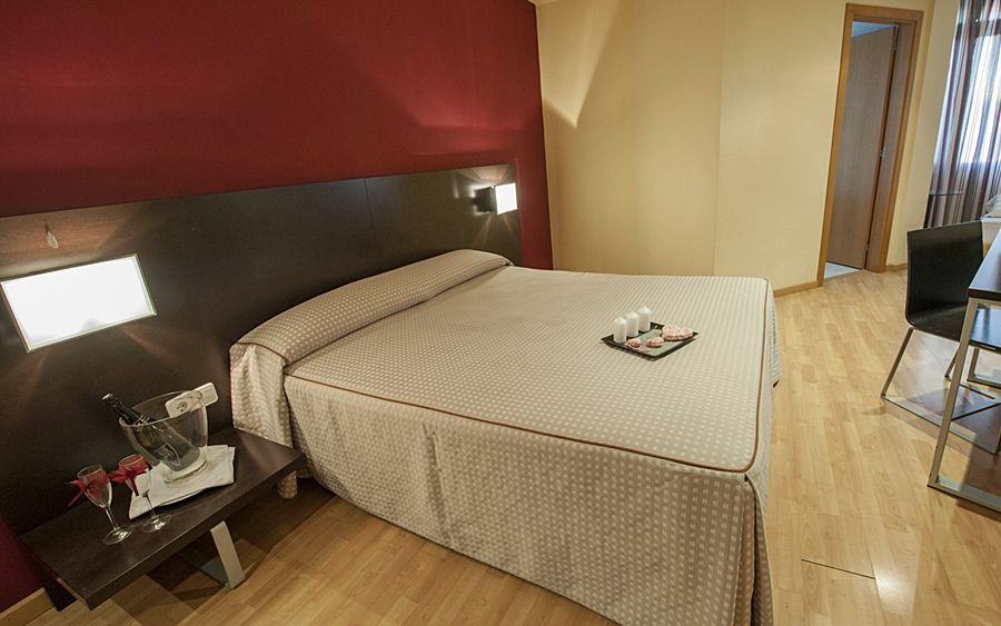 Hotel El Bruc Ngoại thất bức ảnh