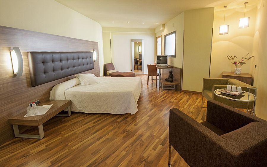 Hotel El Bruc Ngoại thất bức ảnh
