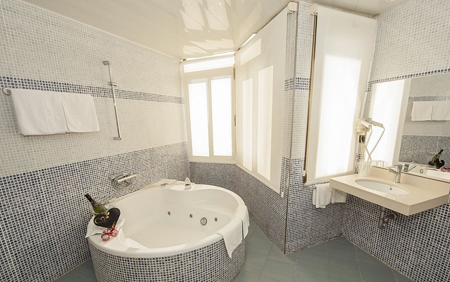 Hotel El Bruc Ngoại thất bức ảnh